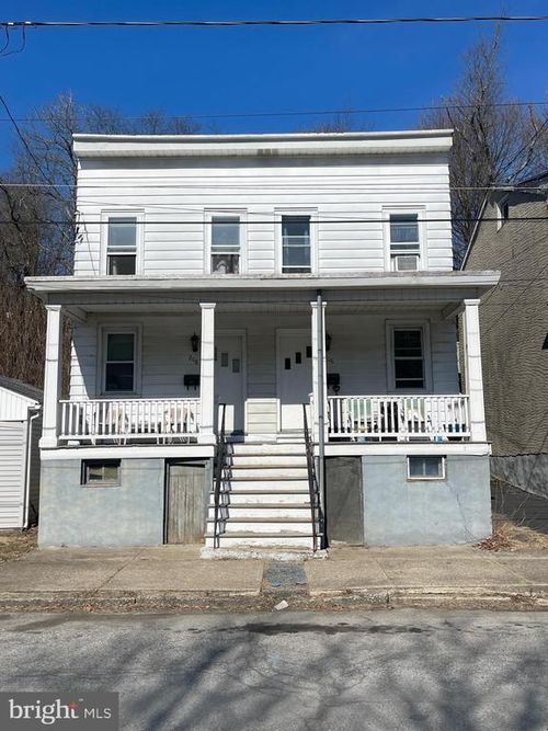 208 W Railroad St, POTTSVILLE, PA, 17901-1127 | Card Image