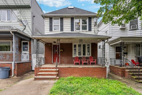 39 W 40th St, Bayonne, NJ, 07002-3001 | Card Image