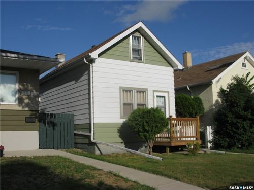 2037 Reynolds St, Regina, SK, S4N3M9 | Card Image