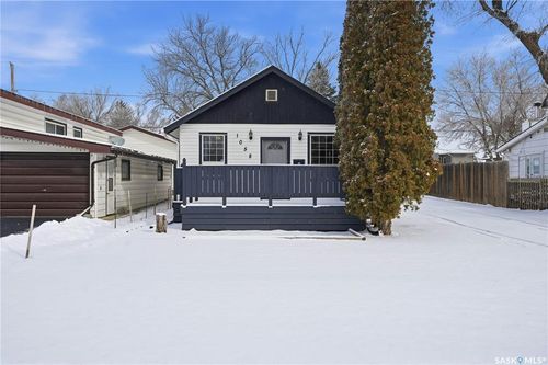 1058 Hochelaga Street W, Moose Jaw, SK, S6H2H9 | Card Image