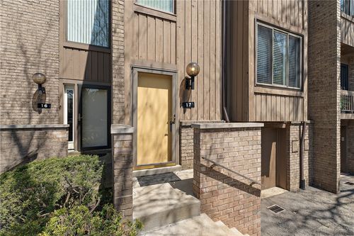 17 Maple Ct, Pittsburgh, PA, 15237-2630 | Card Image