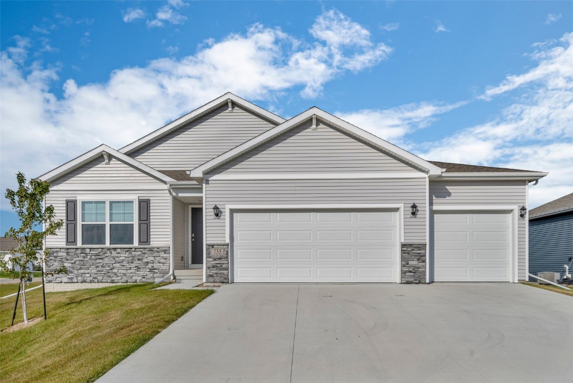 Juneberry Dr, Palo, IA 52324