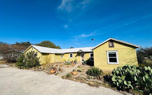 505 S 4th St, Lometa, TX, 76853-6102 | Card Image