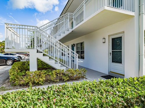 2800 Indian River Blvd, Vero Beach, FL, 32960-7211 | Card Image
