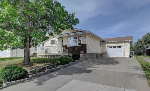 8101 103 St, Grande Prairie, AB, T8W2A3 | Card Image