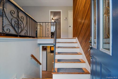 1131 Udall Rd, Bay Shore, NY, 11706-1946 | Card Image