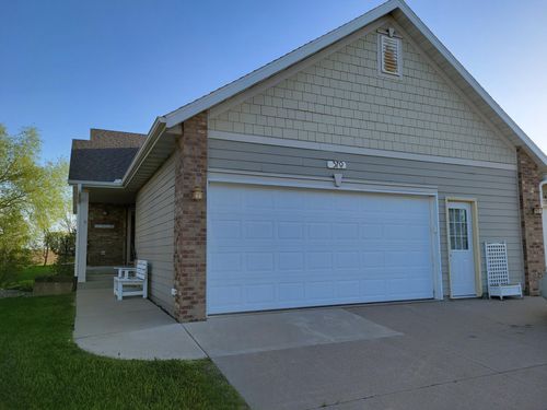370 Pike Ct, Winsted, MN, 55395-6540 | Card Image
