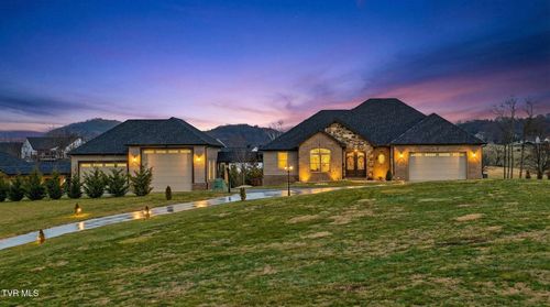 563 Pleasant Valley Rd, Jonesborough, TN, 37659-3934 | Card Image