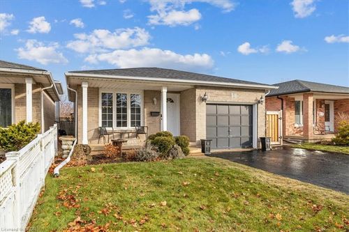 58 Sandra Crescent, Grimsby, ON, L3M4Y6 | Card Image