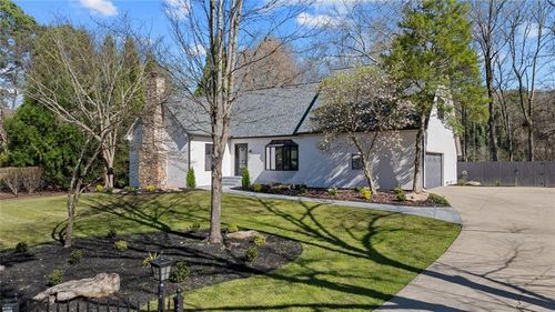 4562 Columns Dr Se, Marietta, GA, 30067-4655 | Card Image