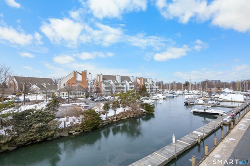 apt-112-105 Harbor Dr, Stamford, CT, 06902-7391 | Card Image