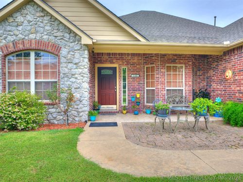 1104 N Scott Ave, Haskell, OK, 74436-2402 | Card Image