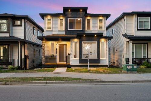 7652 206 St, Langley, BC, V2Y3P6 | Card Image