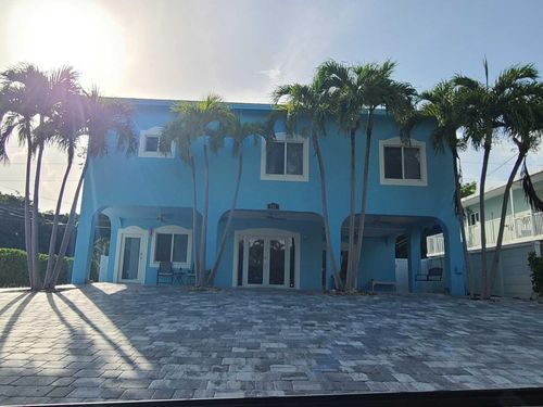 911 Red Bird Rd, KEY LARGO, FL, 33037-3834 | Card Image