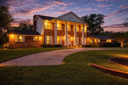 301 Cedar Cir, Brenham, TX, 77833-9215 | Card Image