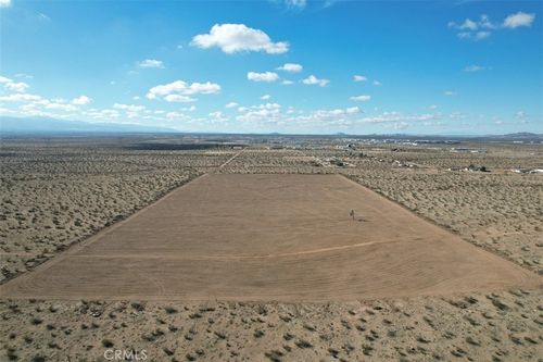 9 Bellflower St, Adelanto, CA, 92301 | Card Image