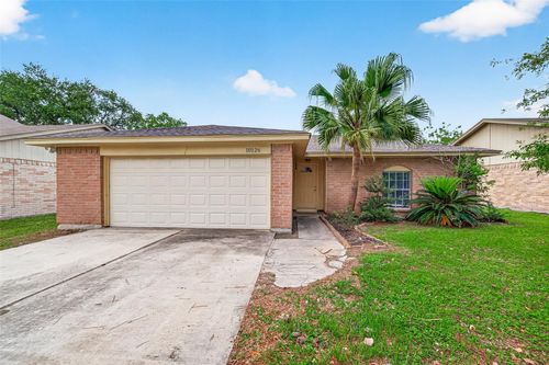 10126 Fernstone Ln, Houston, TX, 77070-4907 | Card Image