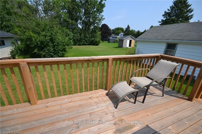 1038 Woodbine Rd, House other with 3 bedrooms, 3 bathrooms and 5 parking in Kingston ON | Image 28