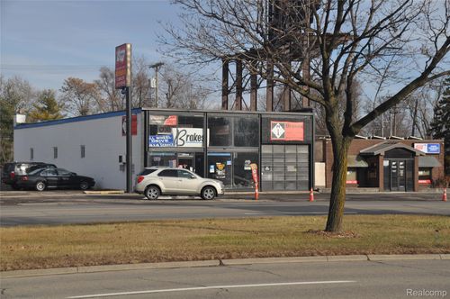 32044 Woodward Ave, Royal Oak, MI, 48073-0940 | Card Image
