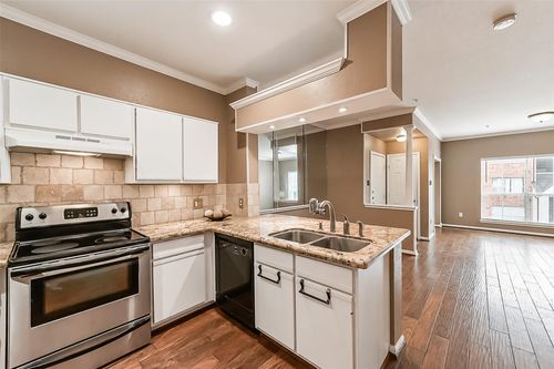 2204-1330 Old Spanish Trl, Houston, TX, 77054-1832 | Card Image