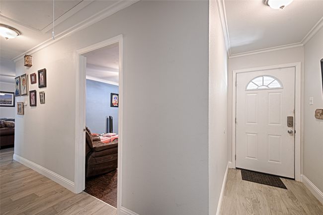 928 Maple St, House other with 4 bedrooms, 2 bathrooms and null parking in Howe TX | Image 4