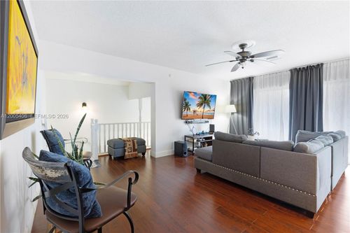 d-18-8390 N Missionwood Cir, Miramar, FL, 33025-2935 | Card Image