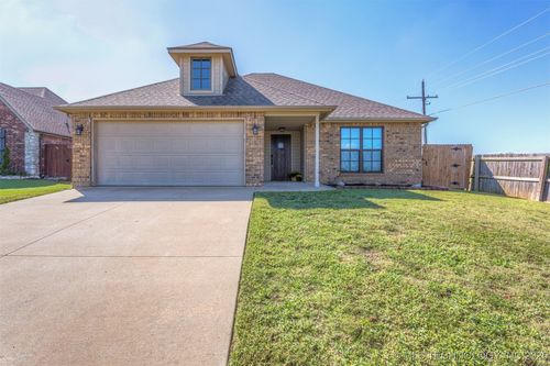 9700 E 110th Street N, Owasso, OK, 74055 | Card Image