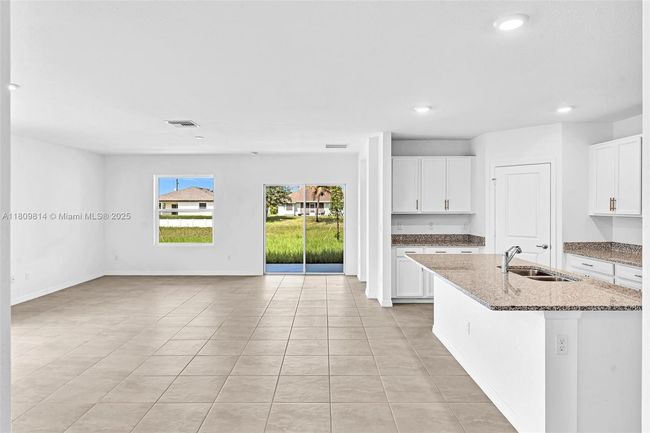 2033 Sw Castinet Ln, House other with 4 bedrooms, 3 bathrooms and null parking in Port St. Lucie FL | Image 5