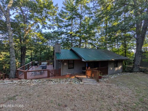 832 Christy Ln, Townsend, TN, 37882-3534 | Card Image