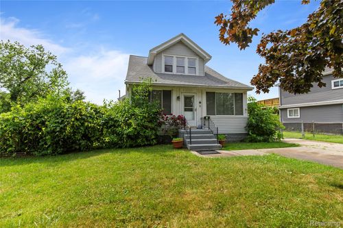 27371 Demrick St, Roseville, MI, 48066-2839 | Card Image