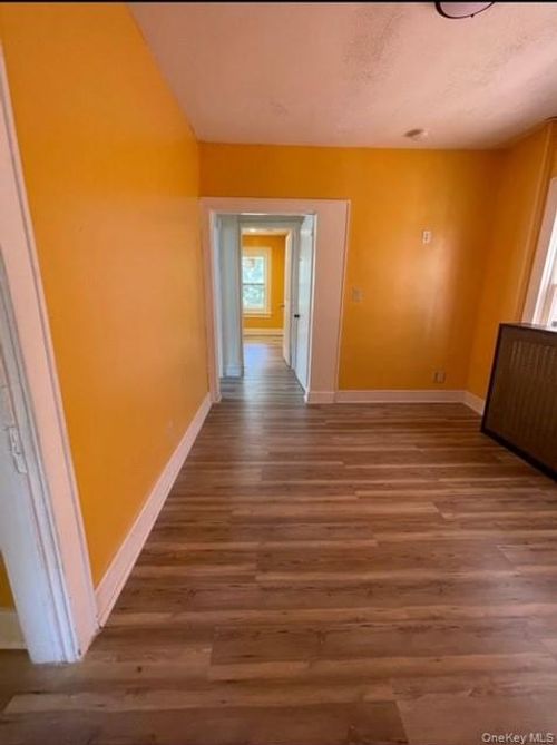 25 S 10th Ave, Mount Vernon, NY, 10550-2906 | Card Image