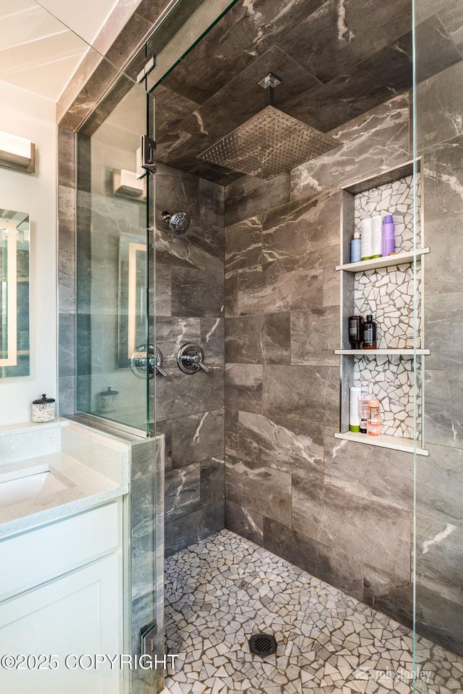 Bath Rm MSTR 3a | Image 29
