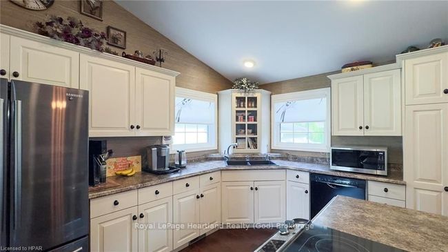 81396 Champlain Blvd, House other with 2 bedrooms, 2 bathrooms and 2 parking in Goderich ON | Image 10