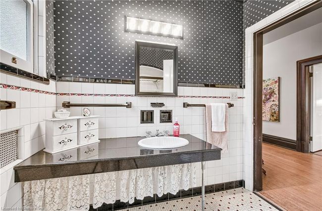 122 Dufferin Ave, House other with 7 bedrooms, 5 bathrooms and 7 parking in Brantford ON | Image 31
