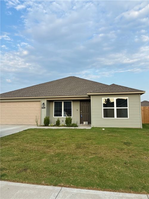 2600 S Silver St, Siloam Springs, AR, 72761-4152 | Card Image