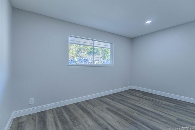 10215 Rafter O Trl, House other with 5 bedrooms, 2 bathrooms and null parking in Helotes TX | Image 17