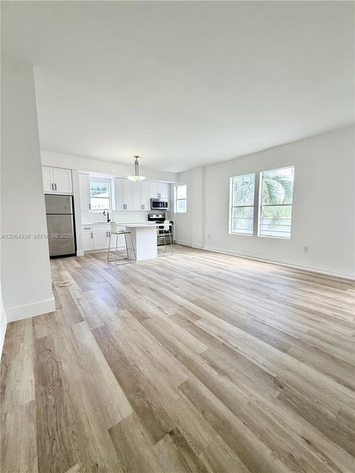 204-737 Jefferson Ave, Miami Beach, FL, 33139-8549 | Card Image