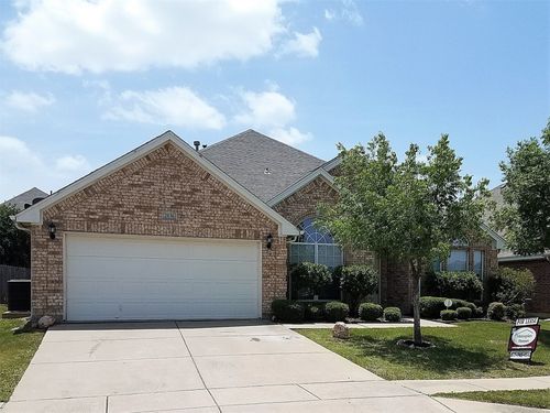 2036 El Camino Dr, Fort Worth, TX, 76177-7354 | Card Image