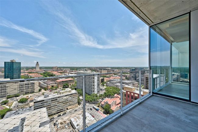 Enjoy panoramic views of Downtown Austin and the University of Texas Tower from your private balcony—perfect for morning coffee or evening sunsets. | Image 15