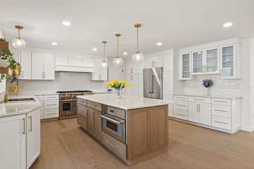 25 Round Hill Rd, North Castle, NY, 10504-2822 | Card Image