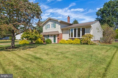 675 Cheryl Dr, Warminster, PA, 18974-2132 | Card Image