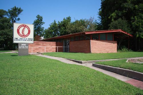 300 W Broadway St, Winnsboro, TX, 75494-2435 | Card Image