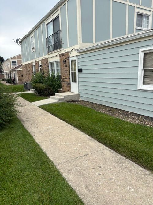 u70-20114 Oak Ln, Lynwood, IL, 60411-1520 | Card Image
