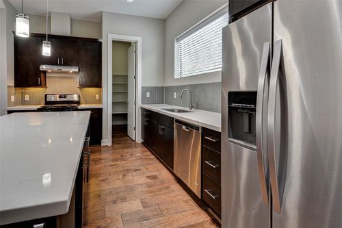 607 Sydnor St, Houston, TX, 77020-6048 | Card Image