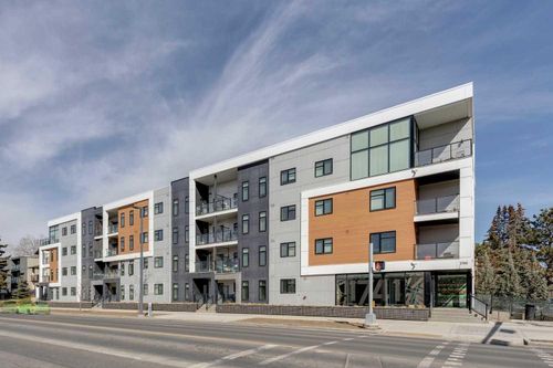 111-2702 17 Ave Sw, Calgary, AB, T3E8A5 | Card Image