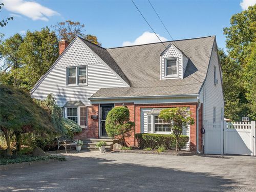 3 Hillside Ave, Suffern, NY, 10901-6110 | Card Image