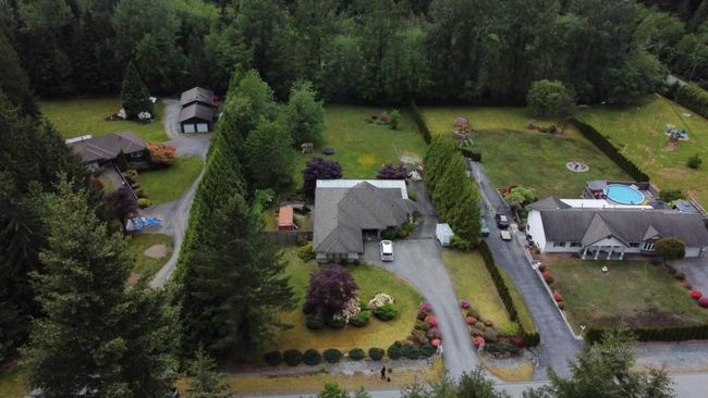 12753 261 St, House other with 5 bedrooms, 3 bathrooms and 10 parking in Maple Ridge BC | Image 32