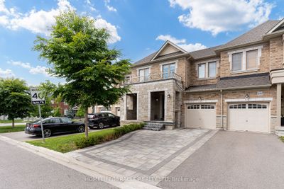 64 Fortis Cres, Home with 3 bedrooms, 4 bathrooms and 4 parking in Bradford ON | Image 1