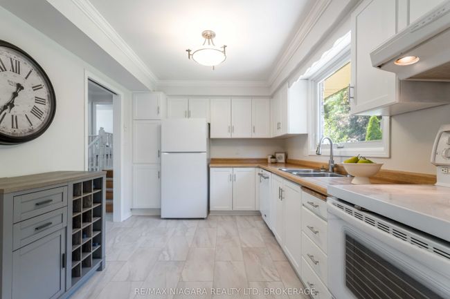 3555 Rapids View Dr, House other with 3 bedrooms, 2 bathrooms and 4 parking in Niagara Falls ON | Image 9