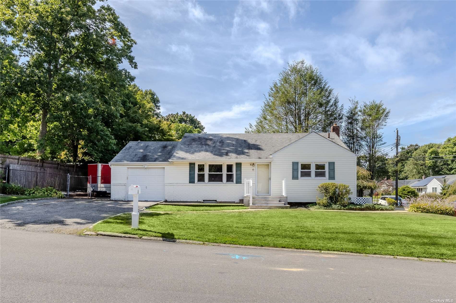 Sligo Ave, Huntington, NY 11743